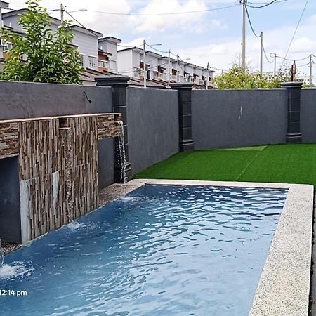 Rania Homestay With Private Pool Seri Iskandar Perak Near Utp Uitm Kampong Bota Road Exterior photo